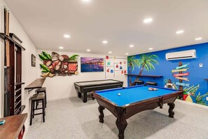 Games room - Pickleball, Game Room, Heated Pool, 4 Min to Beach (Bradenton)