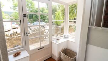 Cottage | Bahagian dalam