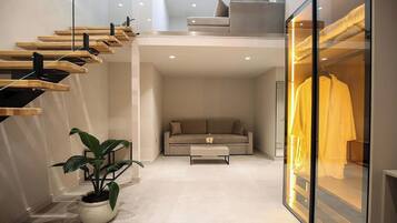 Duplex Suite | Desk, soundproofing, free WiFi