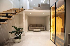 Duplex Suite | Schreibtisch, schallisolierte Zimmer, kostenloses WLAN