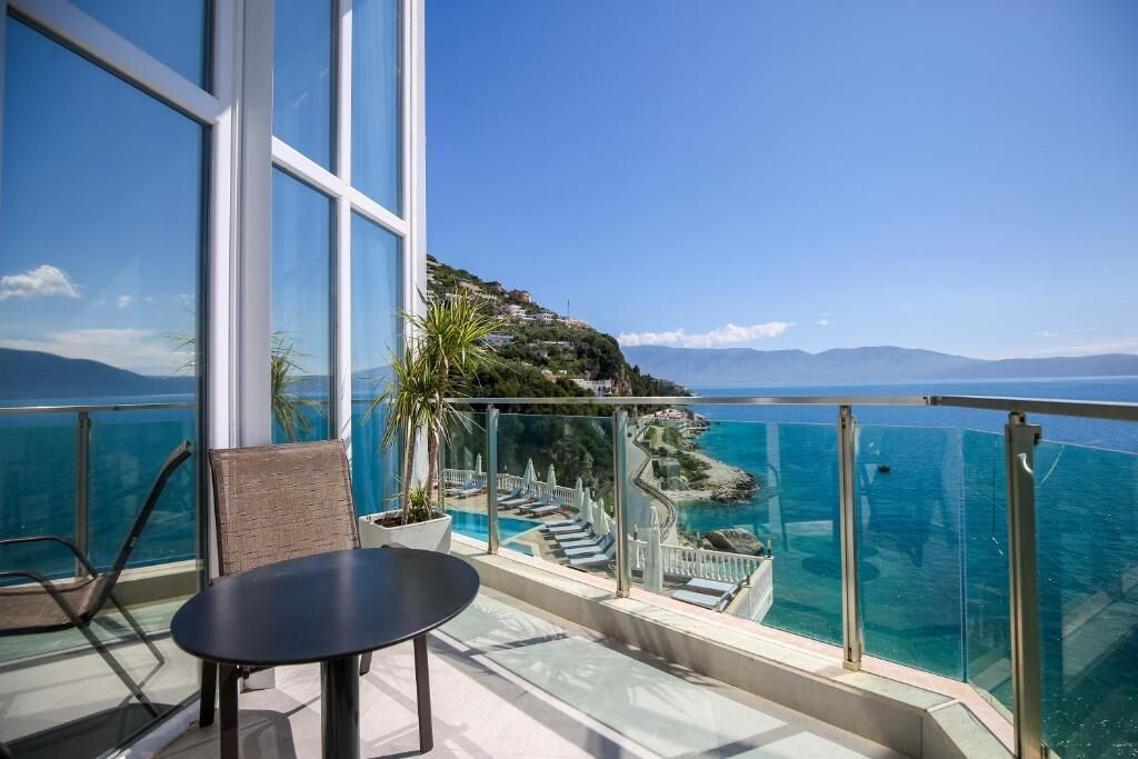 Duplex Suite | 陽台