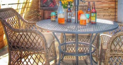 Downtown Urban Flat - 92 Walking Score