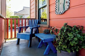Terrace/patio - Historic Santa Rosa Cottage Hot Tub (Santa Rosa)
