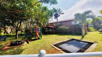 Children’s play area – outdoor