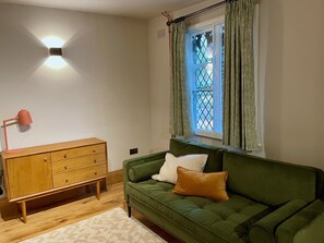 Living area - Coventry Historic Houses (Coventry)