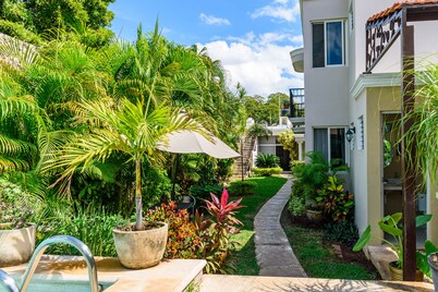 Casa Nobel. Casa colonial con piscina en el centro. Beautiful colonial house.