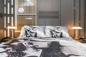 6 bedrooms, iron/ironing board, bed sheets - Harry Themed-room, Spacious and Luxurious Villa #6st560 (Davenport)
