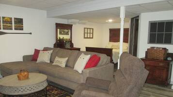 Una Smart TV, una chimenea