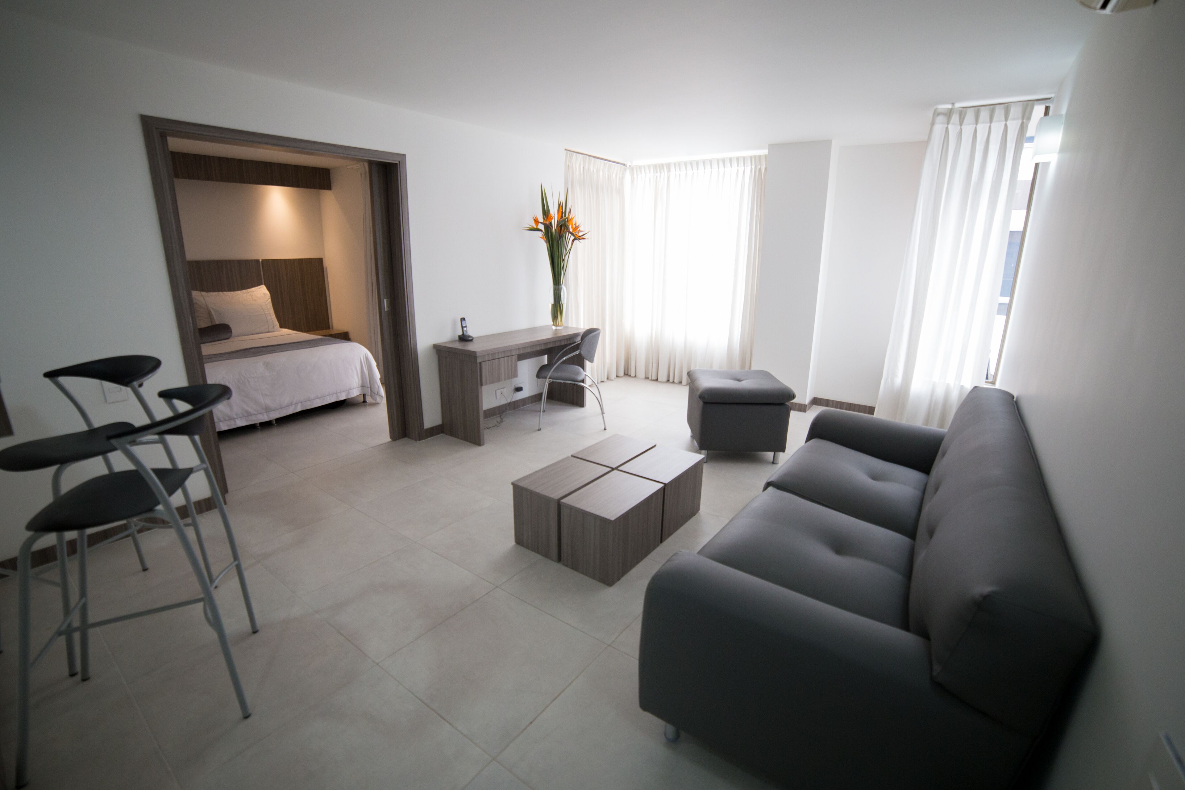 5 bedrooms, iron/ironing board, WiFi (free)