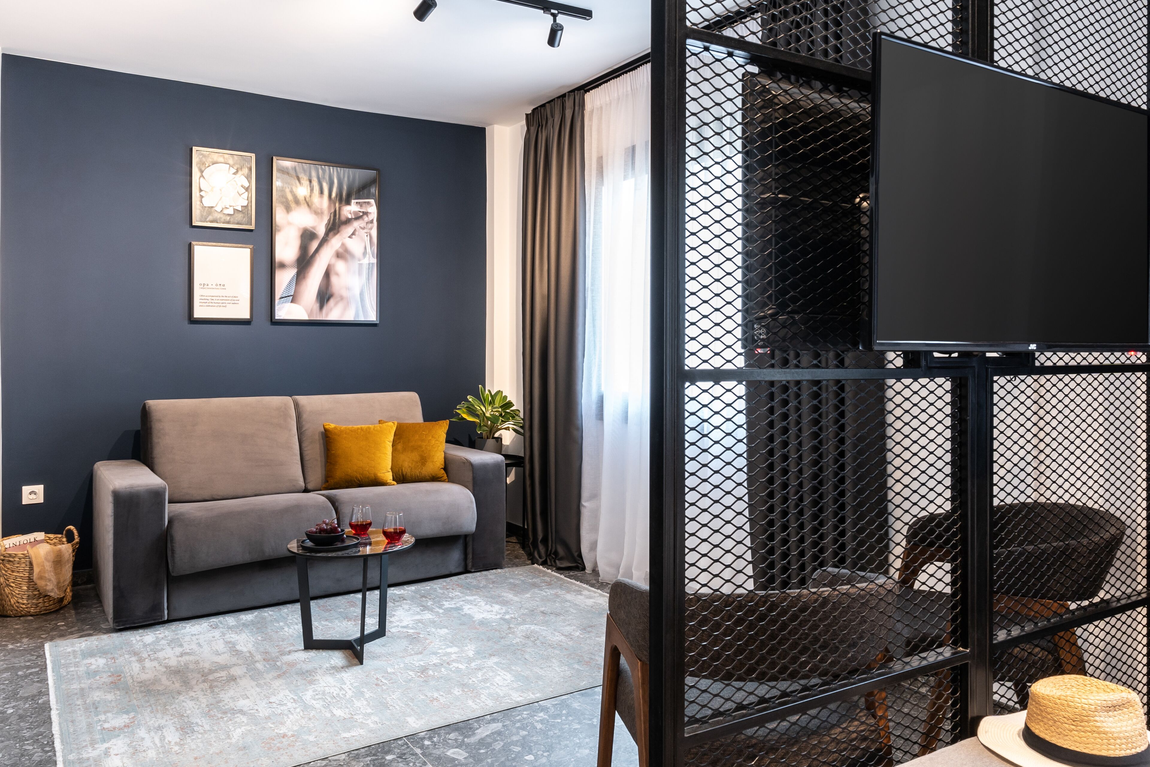 junior studio suite, 1 queen bed with sofa bed | 2 bedrooms, premium bedding, pillow-top beds, in-room safe