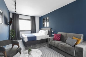 Junior Studio Suite, 1 Queen Bed with Sofa bed