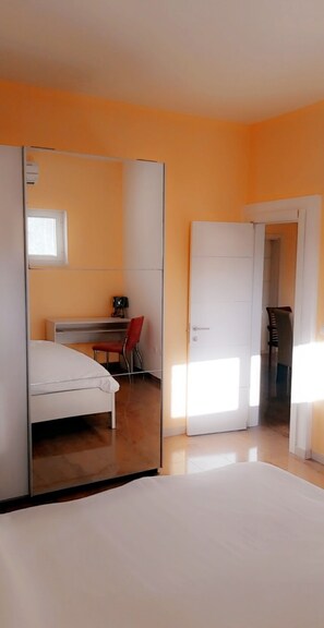 2 Schlafzimmer, Reisekinderbett, WLAN