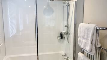 Cottage | Bathroom | Shower