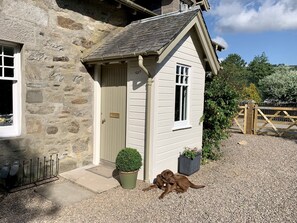Exterior - Old Schoolhouse (Aberfeldy)