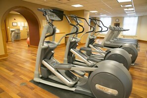 Gym - 2 Connecting Suites at a 4⭐️ Hotel (Chicago)