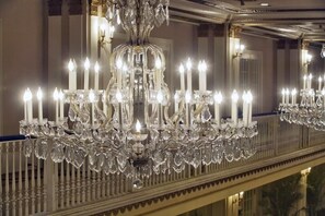 Interior - 2 Connecting Suites at a 4⭐️ Hotel (Chicago)