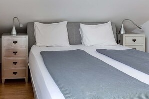 2 عدّة غرف نوم ومكواة/لوح كي وواي فاي مجانًا وملاءات أسرّة