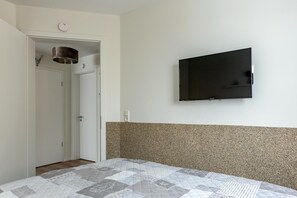 2 slaapkamers, een strijkplank/strijkijzer, gratis wifi, beddengoed