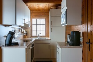 Micro-ondes, four, plaque de cuisson, lave-vaisselle