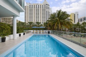 Pool - 2 Connecting Suites at a 4⭐️ Hotel (Miami Beach)