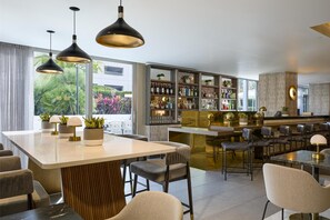 Bar (on property) - 2 Connecting Suites at a 4⭐️ Hotel (Miami Beach)