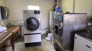 Laundry room - Hotel O Tallassee Hwy 14 (Tallassee)