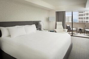 2 makuuhuonetta, silitysrauta/-lauta, vauvan matkasänky, Wi-Fi