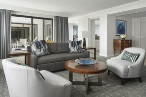 Suite - 2 Connecting Suites at a 4.5⭐️ Hotel (Orlando)