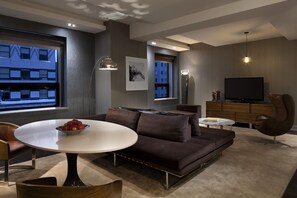 Suite - 2 Connecting Suites at a 4⭐️ Hotel (New York)