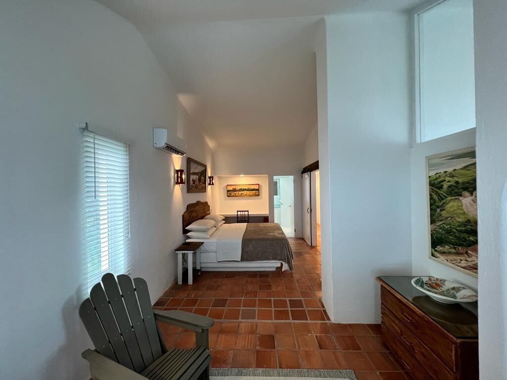 oceanfront 1 bedroom king | 1 bedroom, in-room safe, free wifi, bed sheets