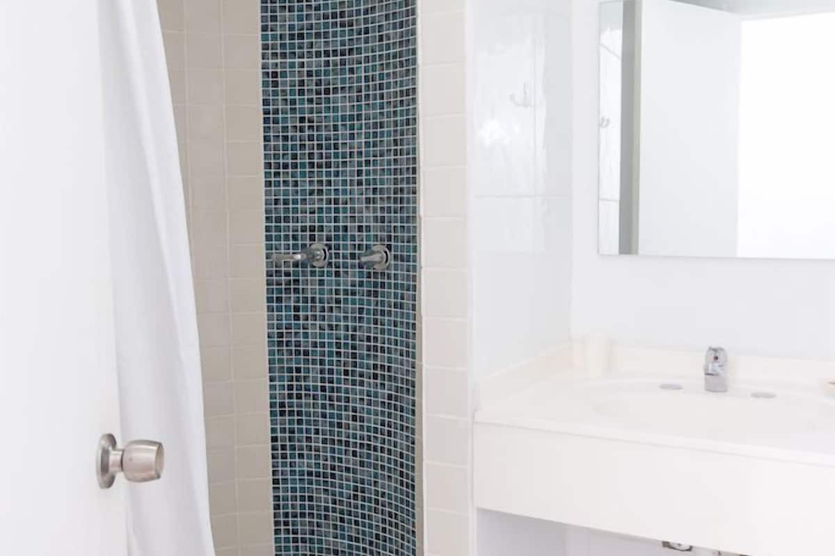 1 bedroom, in-room safe, free wifi, bed sheets