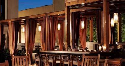 2 Connecting Suites at a 4âïž Hotel