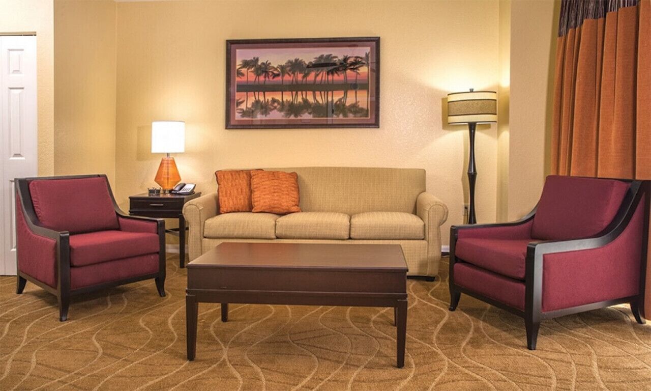 Official Wyndham Palm-aire 2br Suite - Sleeps 8 - Pools, Balcony & Resort Access - Pompano Beach, FL