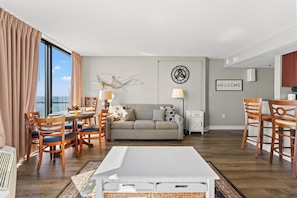 Flat-screen TV - Pet Friendly Patricia Grand Resort 906-1BR Condo with Gorgeous Oceanfront Views (Myrtle Beach)