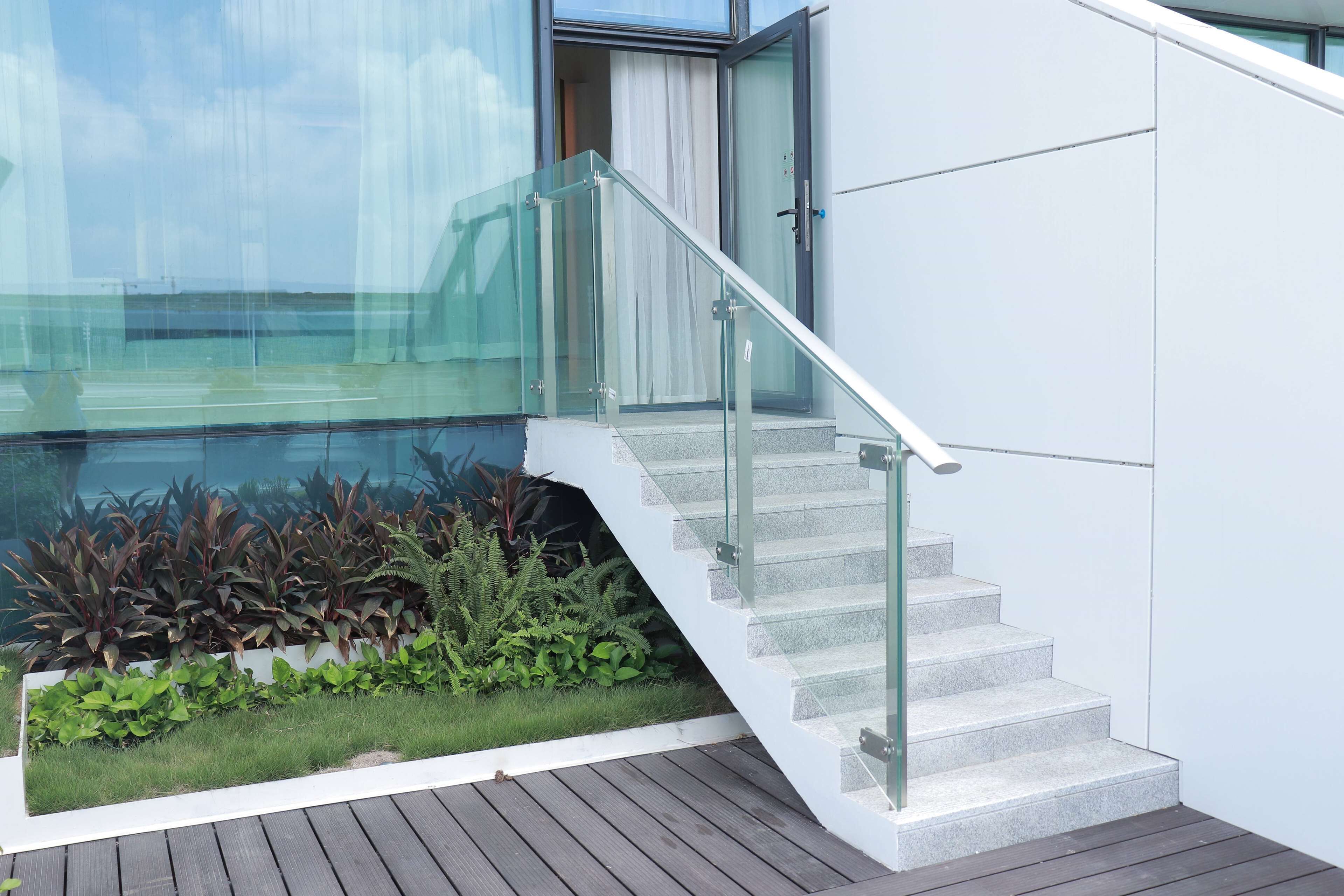 premium bedding, down duvets, free minibar, in-room safe