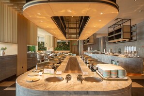 2 Restaurants, Frühstück, Mittagessen, Abendessen, chinesische Küche