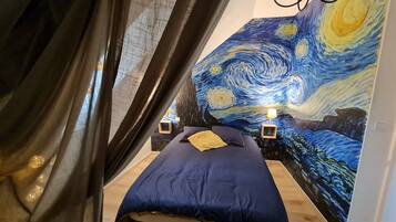 2 bedrooms, iron/ironing board, free WiFi, bed sheets