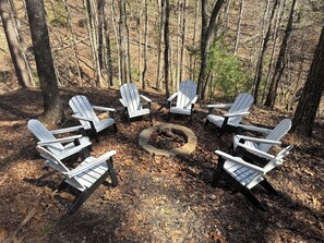 Property grounds - Modern Rustic Luxe mountain “Cabin in The Woods “ (Mineral Bluff)