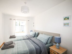 Cottage | 2 bedrooms, individually decorated, individually furnished, free WiFi - Gyda'r Llif (Criccieth)