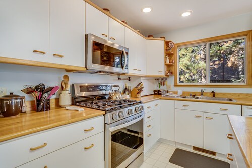 Fawn by AvantStay | Secluded Cabin w/ Large Deck Surrounded by Forest