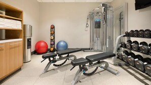 Fitness facility - 2 Connecting Suites at a  Hotel (Lincoln)
