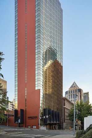 Exterior - 2 Connecting Suites at a 4⭐️ Hotel (Seattle)