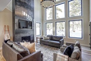 Flat-screen TV, fireplace