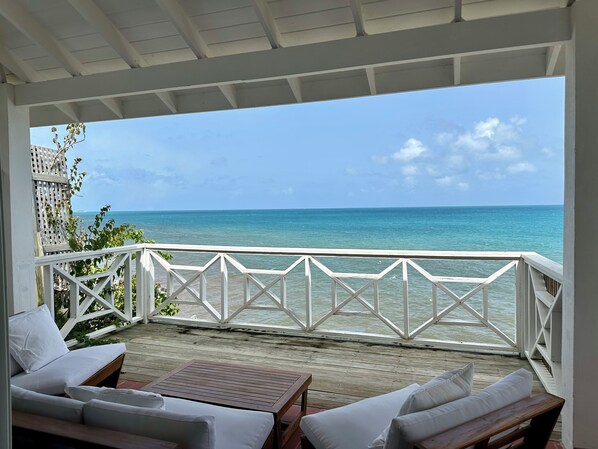 Terrace/patio - 2 bedroom Ocean Front Apartment (Crosbies)