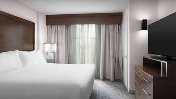 2 bedrooms, desk, iron/ironing board, travel crib