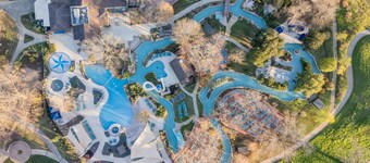 2 Connecting Suites at a 4⭐️ Hotel