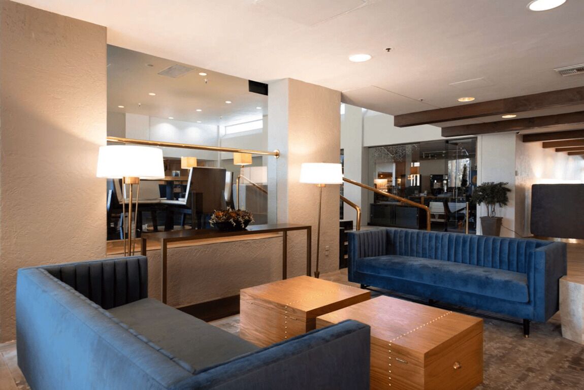 2 Connecting Suites at a 4? Hotel