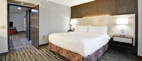 2 Schlafzimmer, Schreibtisch, Bügeleisen/Bügelbrett, Reisekinderbett