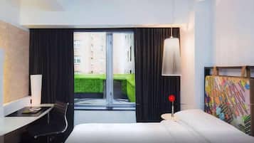 2 bedrooms, iron/ironing board, travel cot, WiFi