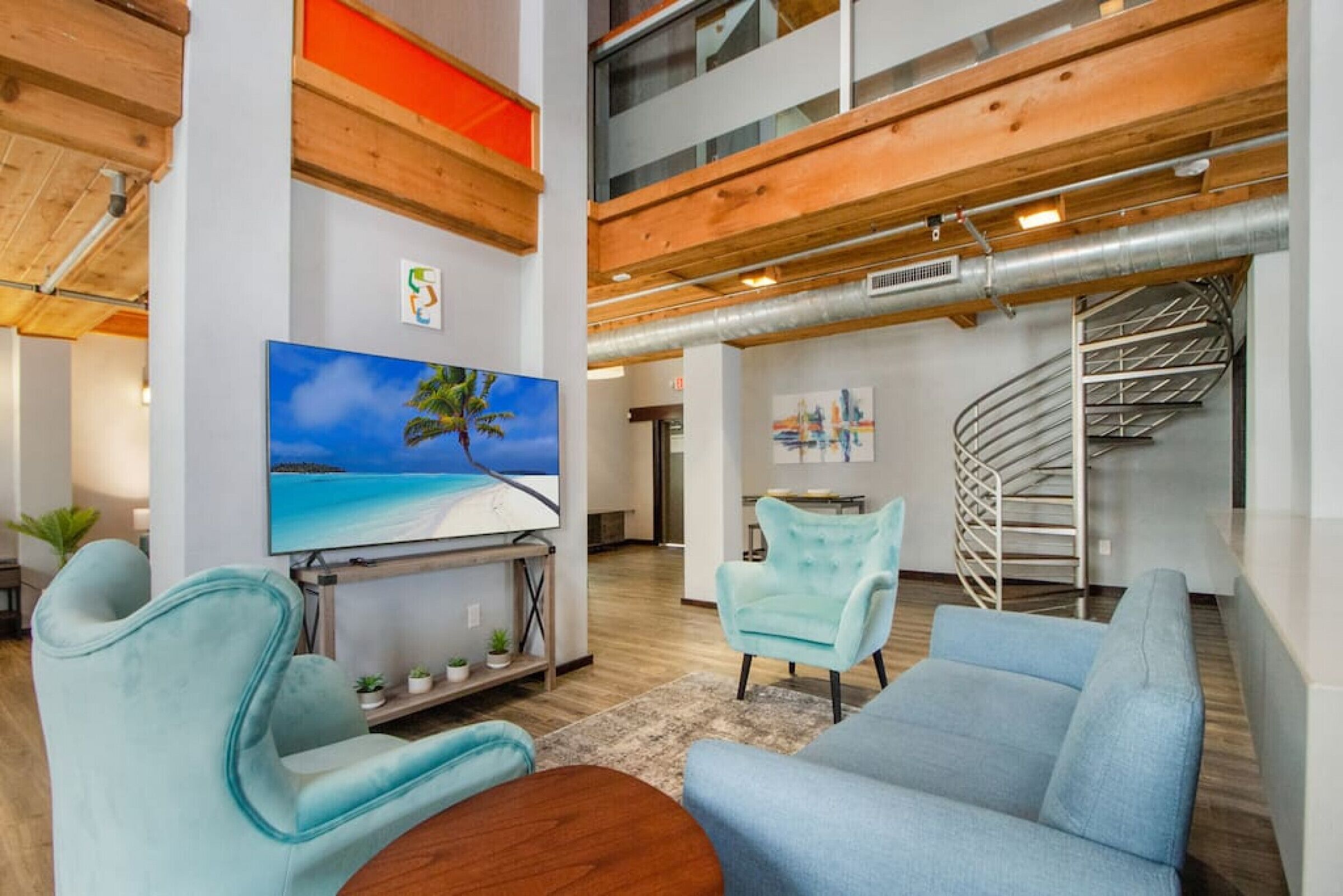 Unit 4 - 2 story loft sleeps 8